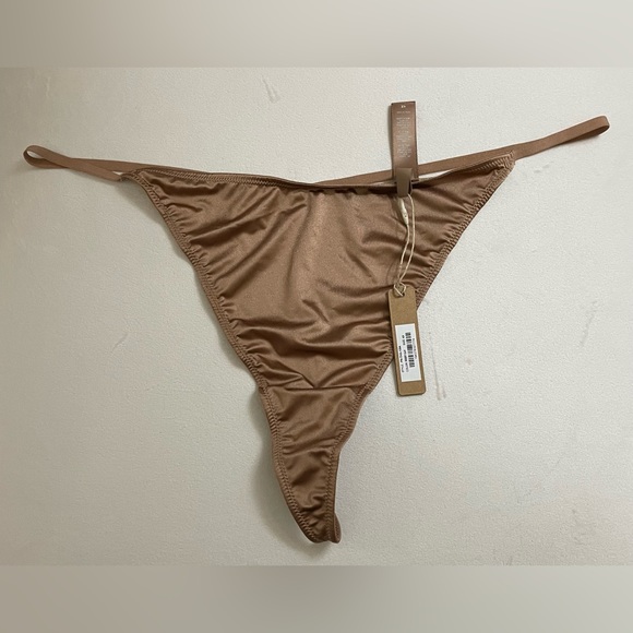 SKIMS Other - NWT Skims Thong Underwear Size 4X Desert Clay